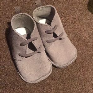 Baby gap shoes